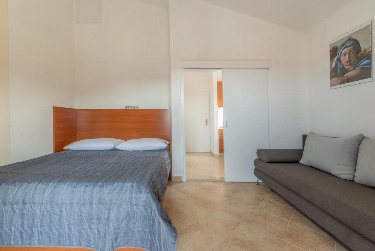 Apartments Ivana-Mira Okrug Gornji Exteriér fotografie